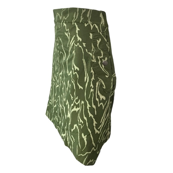 ATHLETA Green Camo 4 Pocket Skort Sz 12 - Picture 6 of 8